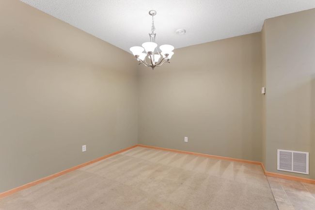 dining area | Image 8