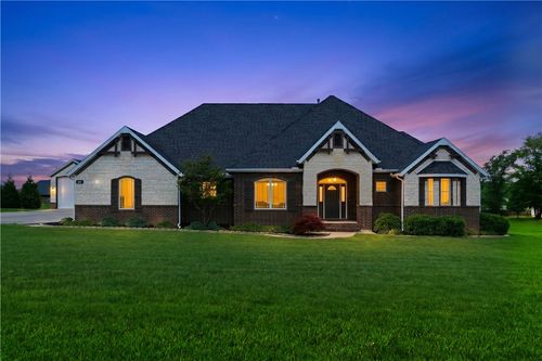 571 S Rainbow Rd, Cave Springs, AR, 72718-9192 | Card Image