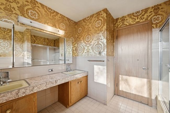 5623 N Manor Ln, House other with 3 bedrooms, 2 bathrooms and 2 parking in CHICAGO IL | Image 14