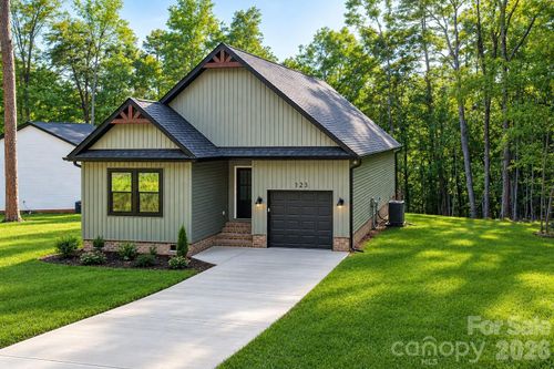 123 Chapel Hill Dr, Troy, NC, 27371-9760 | Card Image