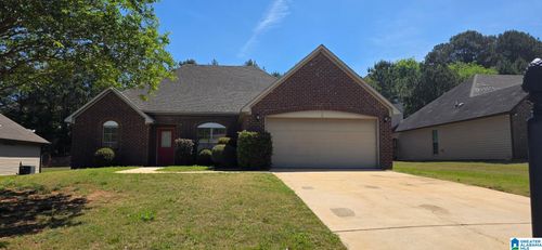 5212 Meadow Lake Cir, Bessemer, AL, 35020-8124 | Card Image