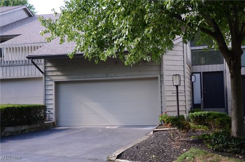 5751 Som Center Rd, Solon, OH, 44139-2330 | Card Image