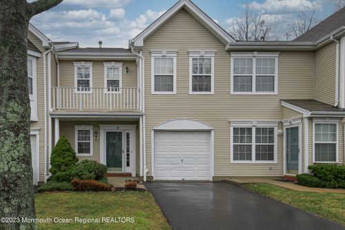 28 Picket Pl, Freehold, NJ, 07728-9532 | Card Image