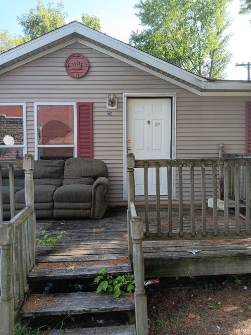 25 W North 2nd St, Carbon, IN, 47837-8081 | Card Image