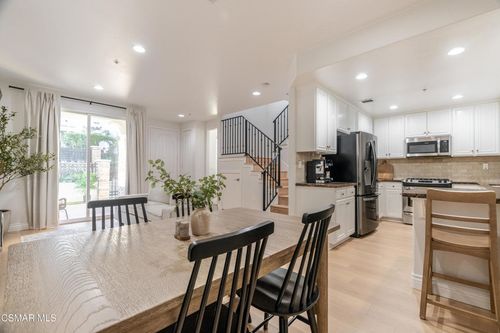 22-1178 Vista Canyon Ln, Newbury Park, CA, 91320-1000 | Card Image