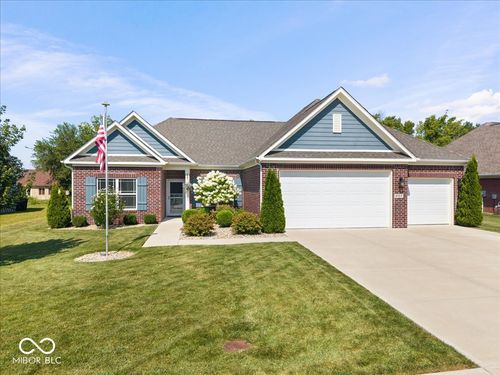 3722 S Meadows Ln, New Palestine, IN, 46163-8002 | Card Image