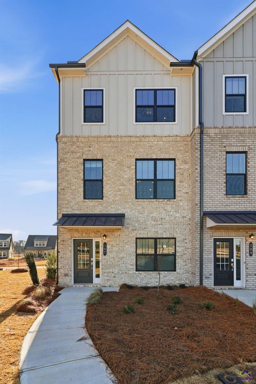 107 Billboard Ave, Perry, GA, 31069-7524 | Card Image