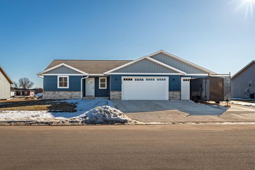 1908 Arches Dr, Holmen, WI, 54636-1109 | Card Image