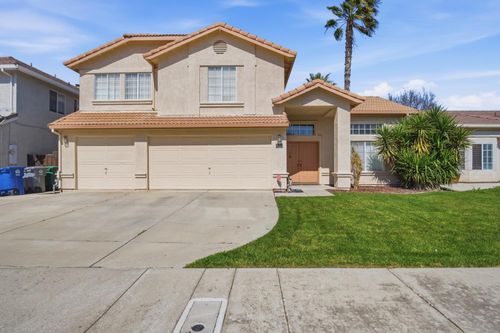 884 Kathy Ct, Los Banos, CA, 93635-5232 | Card Image