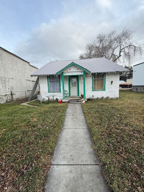 1024 Main St, Corvallis, MT, 59828-9374 | Card Image