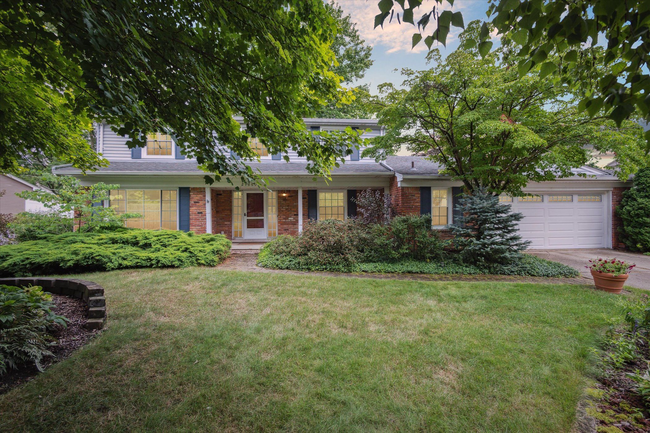 Club House Ln, Farmington Hills, MI 48334