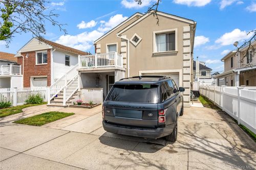 517 E Broadway, Long Beach, NY, 11561-4520 | Card Image