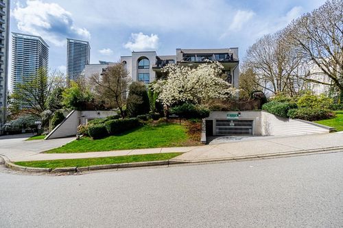 402-1945 Woodway Pl, Burnaby, BC, V5B4S4 | Card Image
