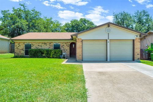 7616 Meadowbrook Dr, Watauga, TX, 76148-1730 | Card Image