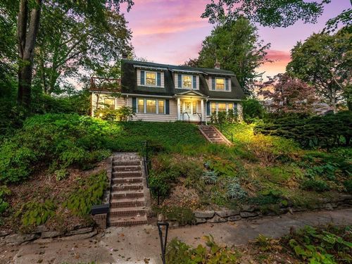 8 Montvale, Worcester, MA, 01609 | Card Image