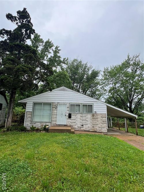 277 Roderick Dr, Saint Louis, MO, 63137-4560 | Card Image