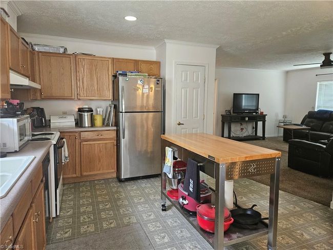 Kitchen | Image 8