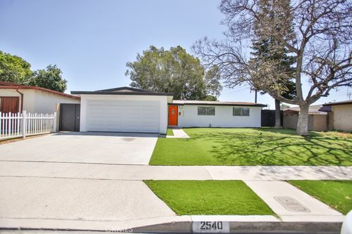 2540 W Picadilly Way, Anaheim, CA, 92801 | Card Image