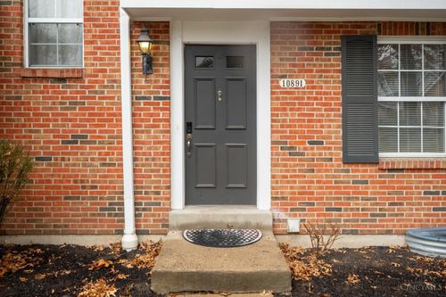 10891 Ponds Ln, Cincinnati, OH, 45242-3206 | Card Image