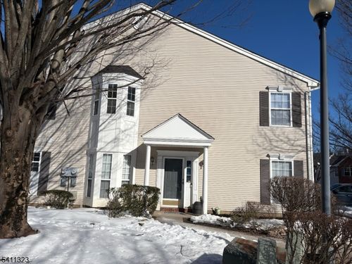 401 Pheasant Run, MONMOUTH JUNCTION, NJ, 08852-1928 | Card Image