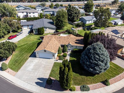 574 Laurelbrook Ct, Richland, WA, 99352-4084 | Card Image