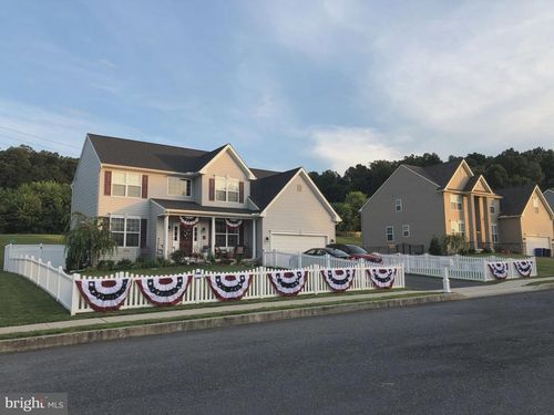 404 8th Ave, PARKESBURG, PA, 19365-1360 | Card Image