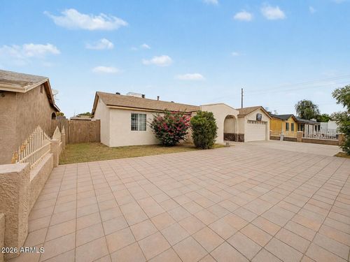 5916 W Monte Vista Rd, Phoenix, AZ, 85035-3550 | Card Image
