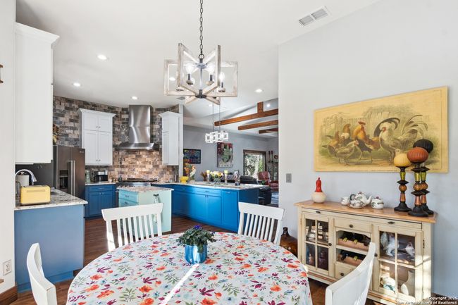 381 Camino Primero, House other with 3 bedrooms, 2 bathrooms and null parking in Leakey TX | Image 18