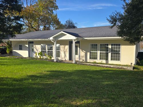 140 Chasteen Dr, Middlesboro, KY, 40965-2519 | Card Image