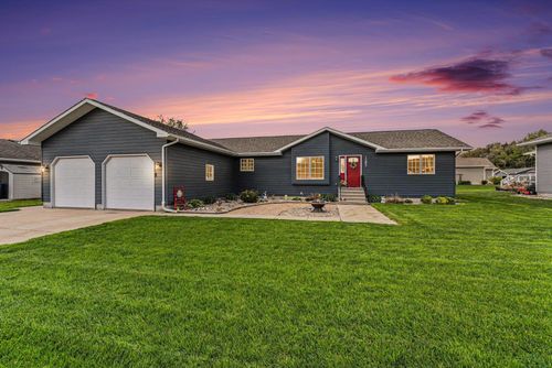 1583 Brandon Dr, Vermillion, SD, 57069-3801 | Card Image