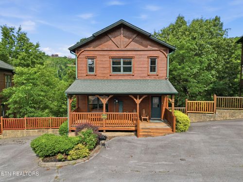 826 Great Smoky Way, Gatlinburg, TN, 37738 | Card Image