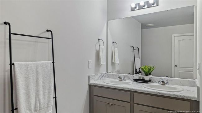 Photo 20 | Image 20