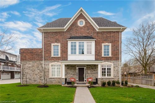 1-2362 New St, Burlington, ON, L7R1J6 | Card Image