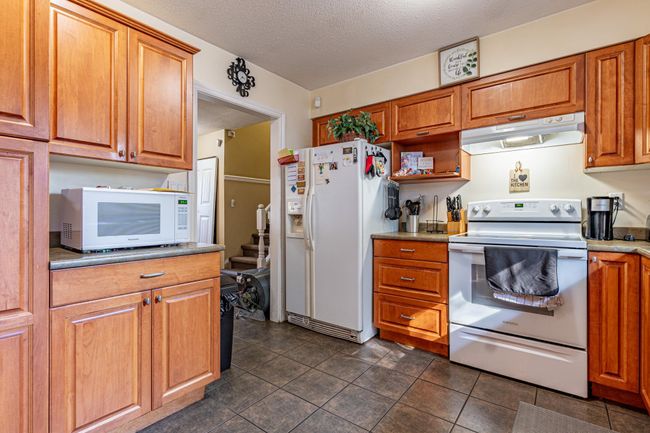 8024 Cedar Street, House other with 4 bedrooms, 2 bathrooms and null parking in Mission BC | Image 12