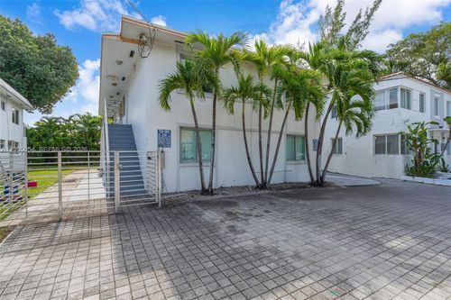 560 Ne 63rd Street, Miami, FL, 33138 | Card Image