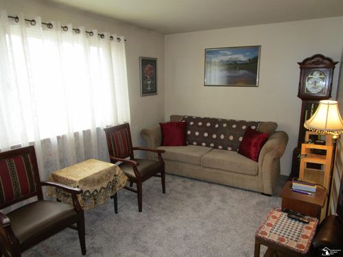 31831 Grand River Ave, Farmington, MI, 48336-4137 | Card Image