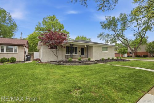 19715 Parkside Street, St Clair Shores, MI, 48080 | Card Image