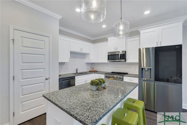 Photo is of another unit and does not represent the design selections in all units. | Image 9