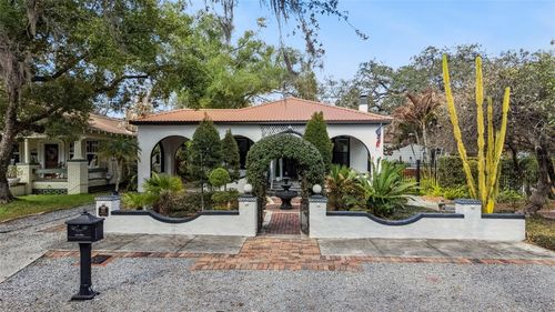 926 E Shadowlawn Ave, Tampa, FL, 33603-2327 | Card Image