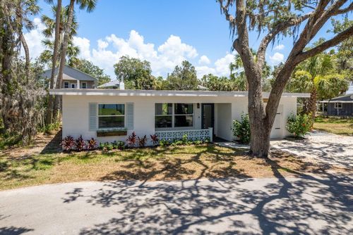 5270 Miller Bayou Dr, PORT RICHEY, FL, 34668-6225 | Card Image