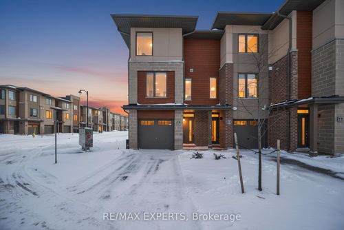 15 Winters Cres, Collingwood, ON, L9Y5T1 | Card Image