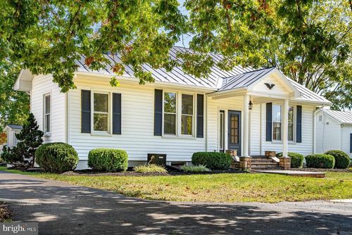 96 Park Ave, GROTTOES, VA, 24441-2500 | Card Image