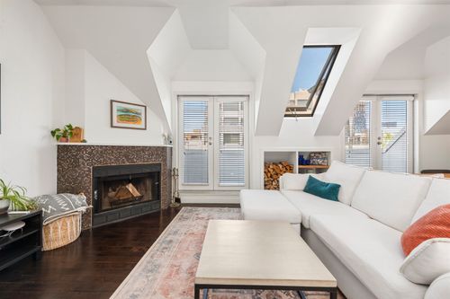 1858 W 1st Ave, Vancouver, BC, V6J1G5 | Card Image