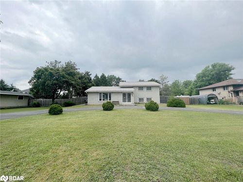 207 Centre Street, Essa, ON, L0M1B0 | Card Image