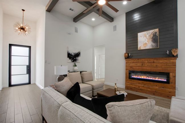 209 Pearl Harbor St, House other with 4 bedrooms, 3 bathrooms and null parking in Tool TX | Image 5