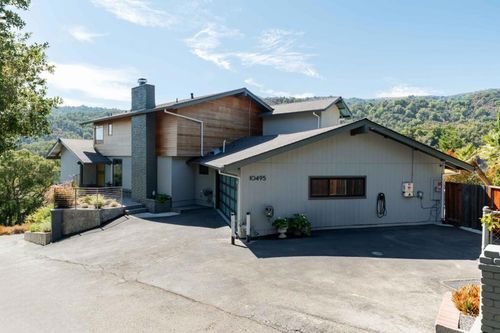 10495 Albertsworth Ln, Los Altos Hills, CA, 94024-6450 | Card Image