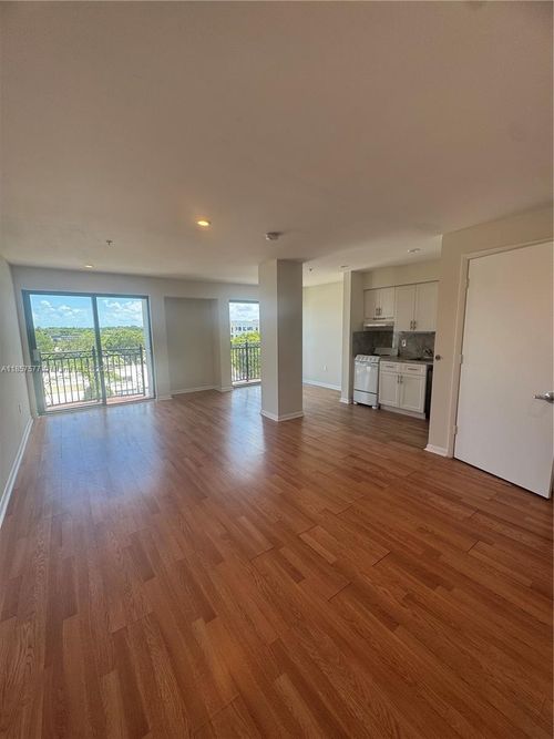 5789-5789 Sunset Dr, South Miami, FL, 33143-5344 | Card Image