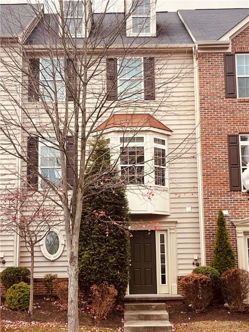 204 Hounslow Rd, Cranberry Township, PA, 16066-8325 | Card Image