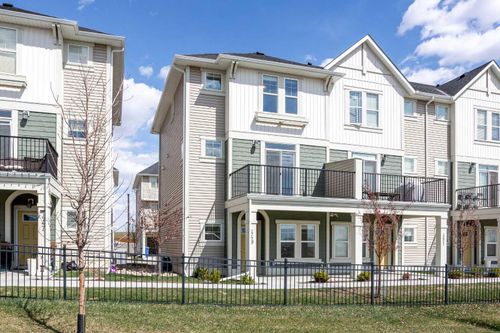 449 S Point Lane Sw, Airdrie, AB, T4B5G8 | Card Image