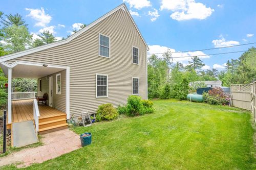82 Robinhood Rd, East Wakefield, NH, 03830-3206 | Card Image